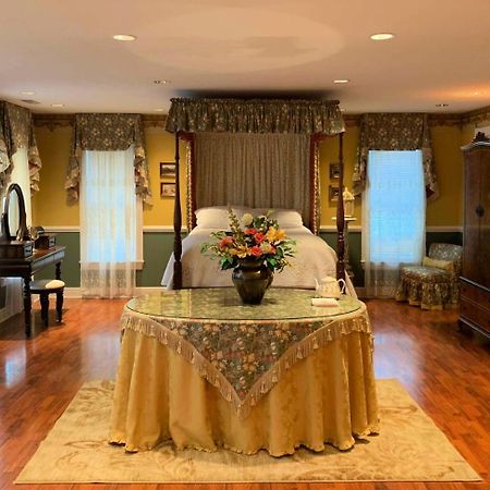 Bed and Breakfast The Lake Manor Morgantown Экстерьер фото