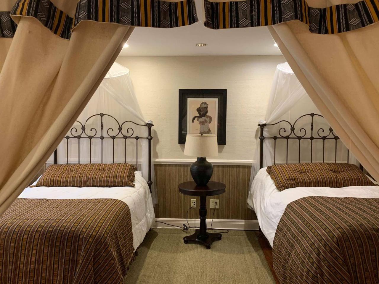 Bed and Breakfast The Lake Manor Morgantown Экстерьер фото