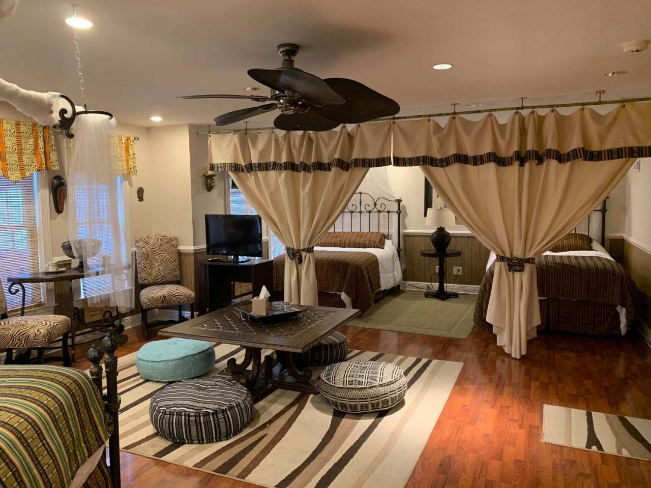Bed and Breakfast The Lake Manor Morgantown Экстерьер фото