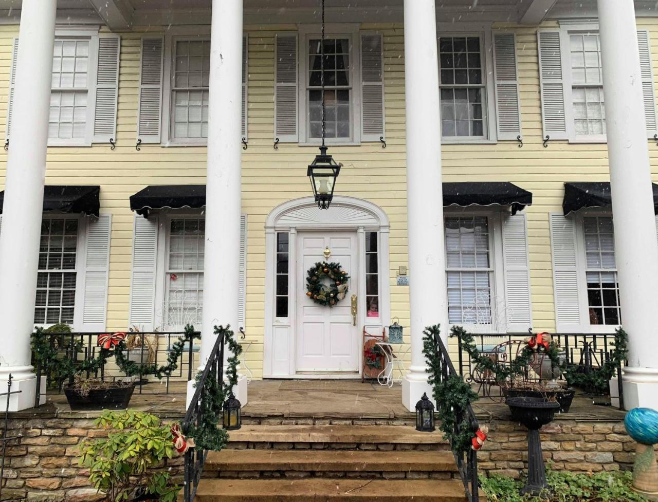 Bed and Breakfast The Lake Manor Morgantown Экстерьер фото