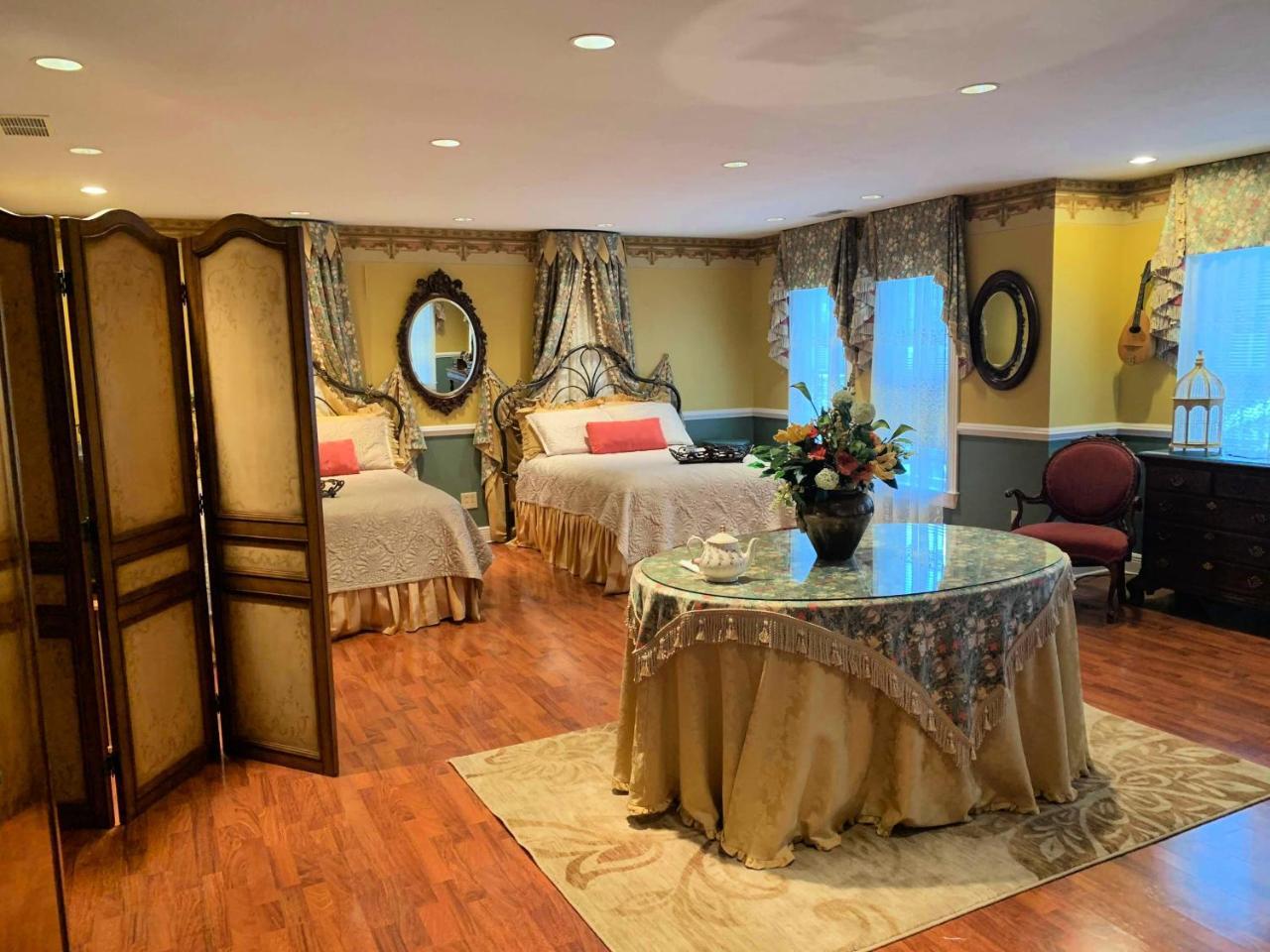 Bed and Breakfast The Lake Manor Morgantown Экстерьер фото