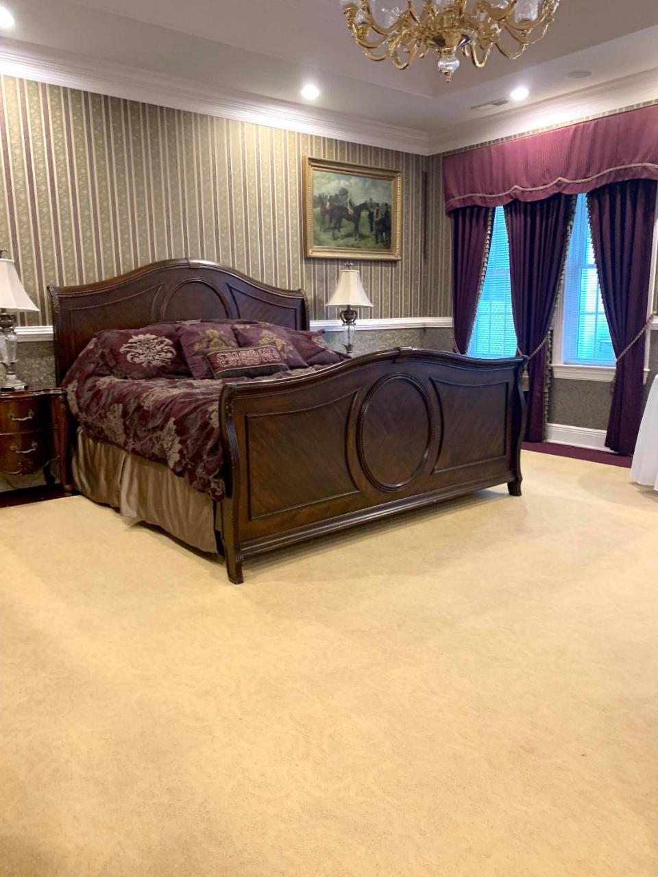 Bed and Breakfast The Lake Manor Morgantown Экстерьер фото